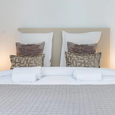 Elegant And Spacious 4-bedroom In 16th * Paris