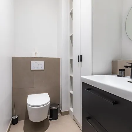 Elegant And Spacious 4-bedroom In 16th 公寓 *