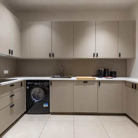 Elegant And Spacious 4-bedroom In 16th