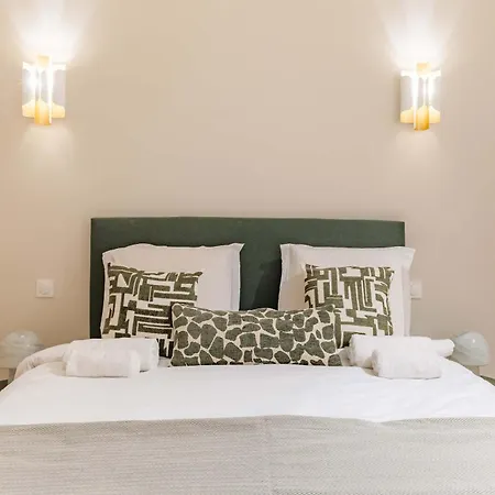 Elegant And Spacious 4-bedroom In 16th Parigi