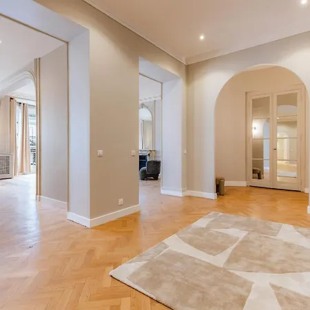 Lejlighed Elegant And Spacious 4-bedroom In 16th Paris