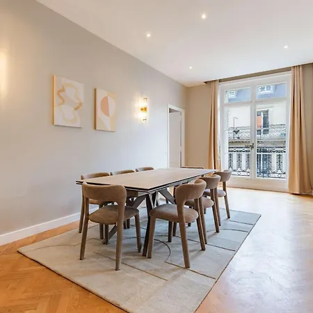 Elegant And Spacious 4-bedroom In 16th * Parigi