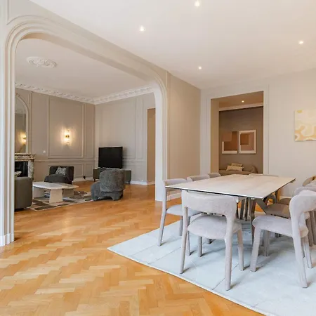 Lejlighed Elegant And Spacious 4-bedroom In 16th