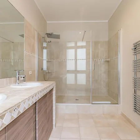 Elegant And Spacious 4-bedroom In 16th Appartamento *