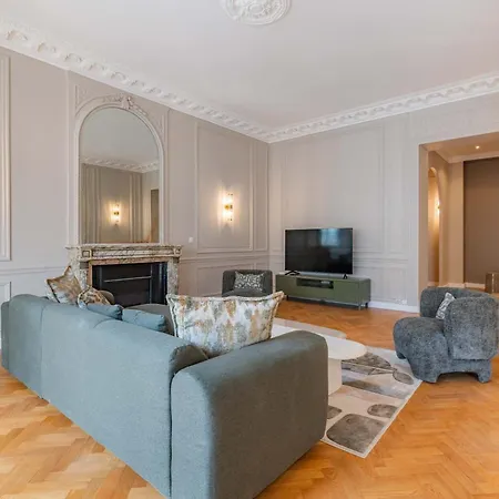 Elegant And Spacious 4-bedroom In 16th * Paris