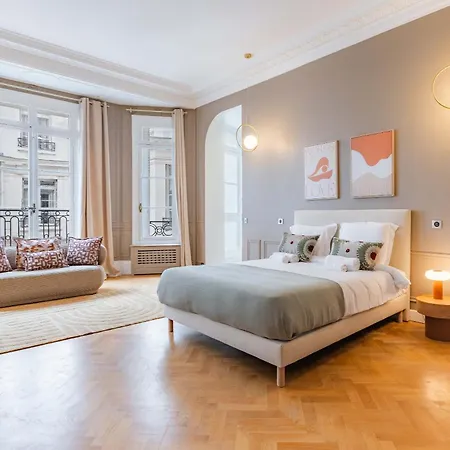 Elegant And Spacious 4-bedroom In 16th *