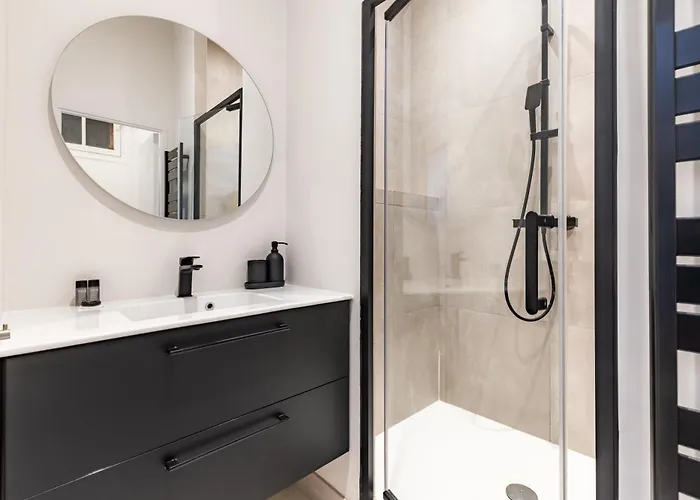 아파트 Elegant And Spacious 4-bedroom In 16th