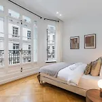 アパート Elegant And Spacious 4-bedroom In 16th パリ