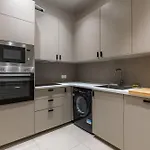 Elegant And Spacious 4-bedroom In 16th