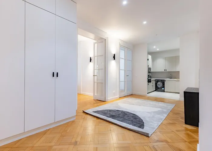 Lägenhet Elegant And Spacious 4-bedroom In 16th *